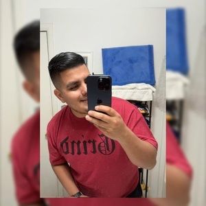 Meet your Posher, Carlos